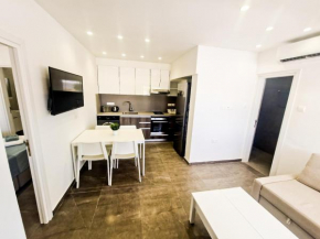 Walking distance from Nissi Ave. Superb Location!
